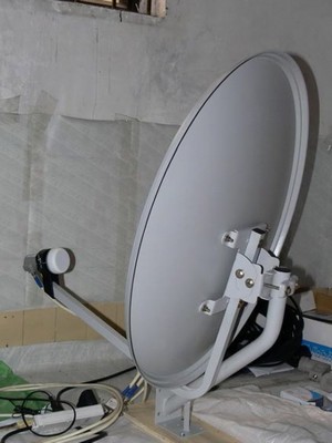 «Маленькі вуха» - супутникові антени, що використовуються в материковому Китаї для прийому сигналу незалежного телеканалу New Tang Dynasty. Фото: Minghui.org