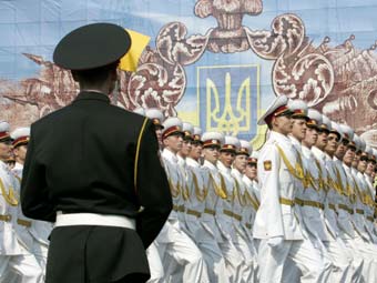 'Загроза незалежності України сьогодні, на 18-ту річницю, більша, ніж наприклад, на 8-му', - так вважає британський експерт Джеймс Шерр. Фото: tsn.ua