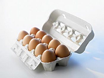 В куриных яйцах, привезённых из Китая, обнаружено повышенное содержание меламина. Фото: epochtimes.com