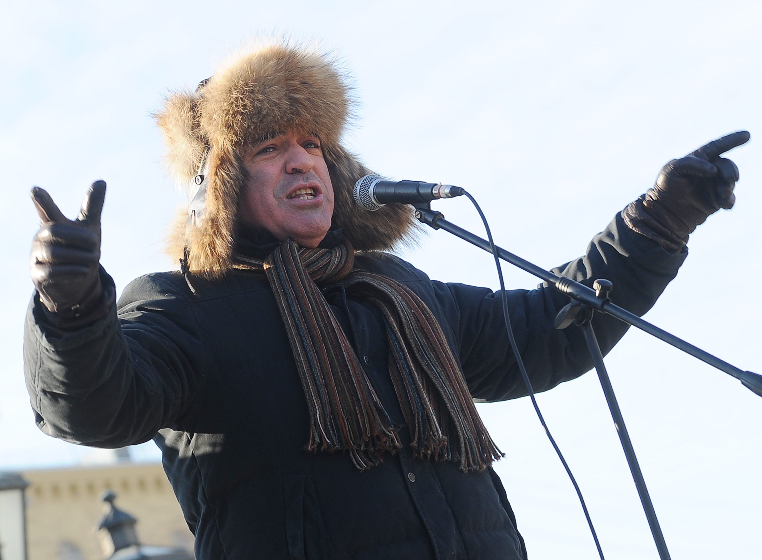 Екс-чемпіон світу з шахів і один із лідерів опозиції в Росії Гаррі Каспаров виголошує промову під час мітингу протесту проти Путіна в Москві, 19 лютого 2011 року. Фото: NATALIA KOLESNIKOVA/AFP/Getty Images