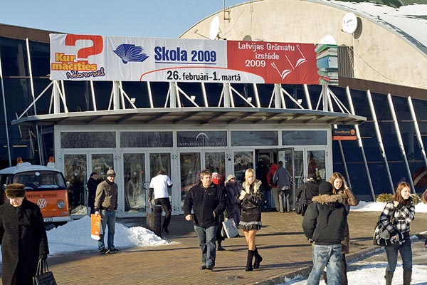 Вход в павильон, где проходила книжная выставка LATVIAN BOOK FAIR 2009. Фото: The Epoch Times