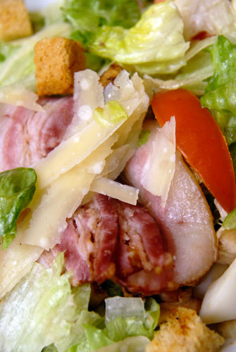 Салат Цезарь. Фото: Великая Эпоха