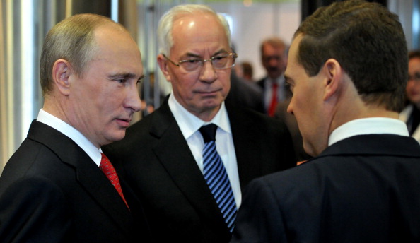 Азаров домовився з Путіним і Медведєвим переглянути газові угоди на з'їзді партії «Єдина Росія» в Москві 26 травня 2012 року. Фото: STR/AFP/GettyImages