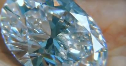 Діамант вагою 118,28 карата, який виставляють на торги. Кадр з відео на YouTube