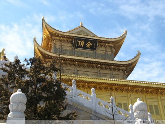 Храм Хуацзан (Цзіньдін). Гори Емей. Фото з secretchina.com 