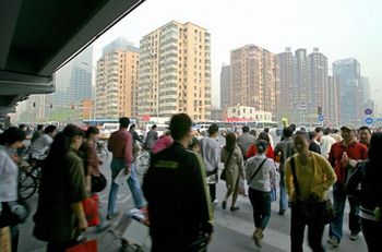 Через вплив всесвітньої економічної кризи в Китаї збільшується число безробітних. Фото: TEH ENG KOON/AFP/Getty Images