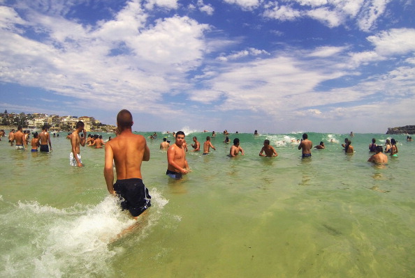Люди рятуються від спеки у воді, Сідней, Австралія. Фото: Marianna Massey / Getty Images