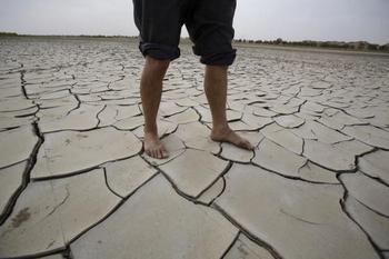 1/3 часть территории Китая подвергается серьёзному разрушению почвы и водоёмов. Фото: China Photos/Getty Images