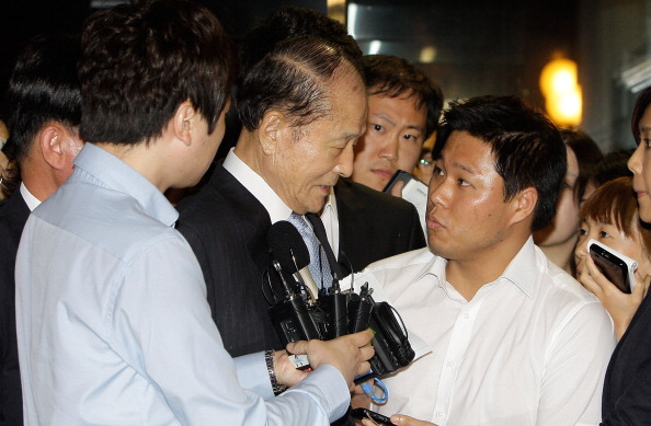 Лі Сан Дик, старший брат президента, заарештований за підозрою в отриманні хабара, 10 липня 2012 року. Фото: Chung Sung-Jun/Getty Images