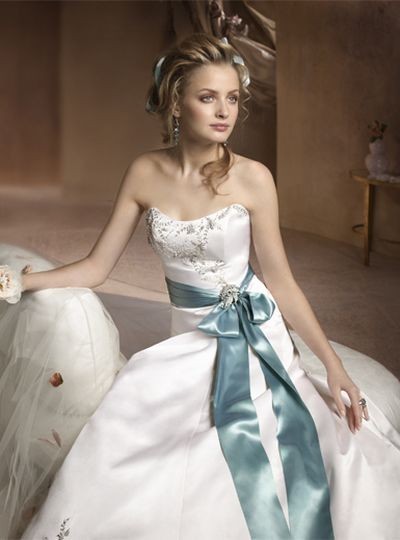 Коллекции свадебных платьев от Alvina Valenta. Фото з efu.com.cn 