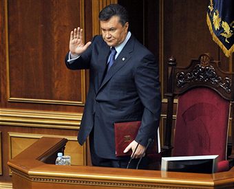Виктор Янукович подписал Закон о пенсионной реформе. Фото: Getty Images