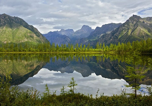 Найглибше озеро у світі — Байкал: Край Кодарського хребта. Фото: Олександр Рютін