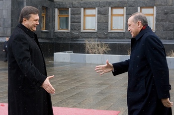 Прем'єр-міністр Туреччини зробив візит до України. Фото: ІнвестГазета