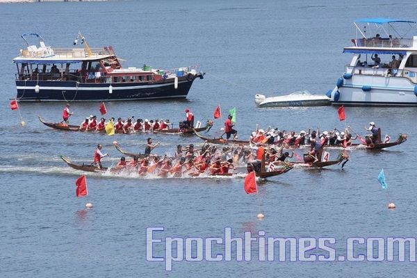 Перегони на човнах-драконах у Гонконзі. Фото: У Лянью/Тhe Epoch Times 