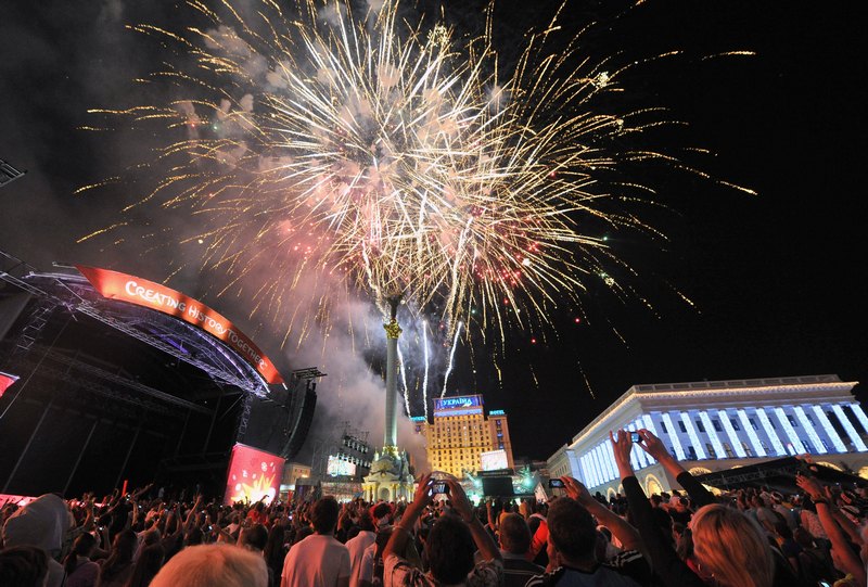 Феєрверк у фан-зоні Києва, в ніч на 2 липня 2012 р. після матчу Іспанія - Італія. Фото: GENYA SAVILOV / AFP / GettyImages