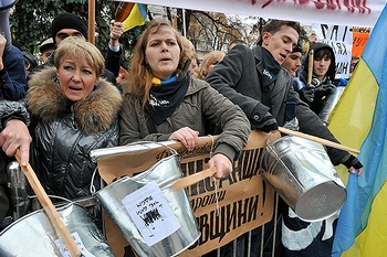 Предприниматели провели протест против принятия новой редакции Налогового кодекса и отмены упрощенной системы налогообложения возле здания Верховной Рады Украины 21.10.2010 г. Фото: Владимир Бородин/The Epoch Times