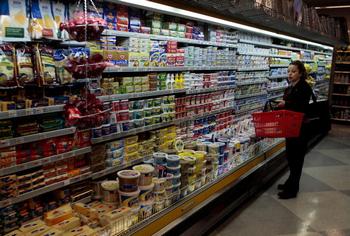 Китайці не довіряють якості своїх продуктів харчування. Фото: Getty Images