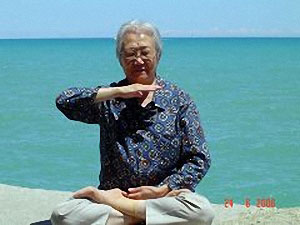 Семидесятисемилетняя г-жа Ли Цхин прекрасно себя чувствует, благодаря практике Фалуньгун. Фото: minghui.ca