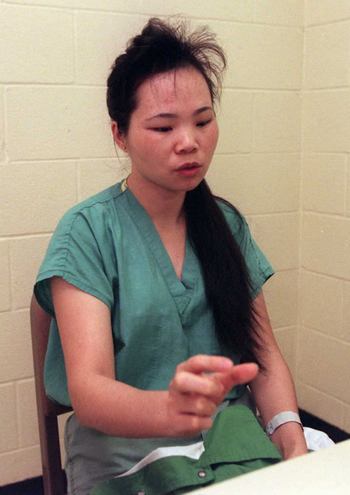 Дай Бомэй во время оформления статуса беженца в США рассказывает о том, как в Китае по приказу властей ей принудительно сделали аборт, при этом врачи не применяли никакой анестезии. Фото: MIKE NELSON/AFP/Getty Images