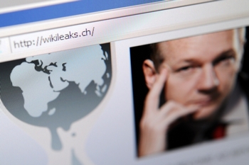 Сайт WikiLeaks оприлюднив секретні документи американських дипломатів щодо Китайської Нородної Республіки. Фото: FABRICE COFFRINI/AFP/Getty Images