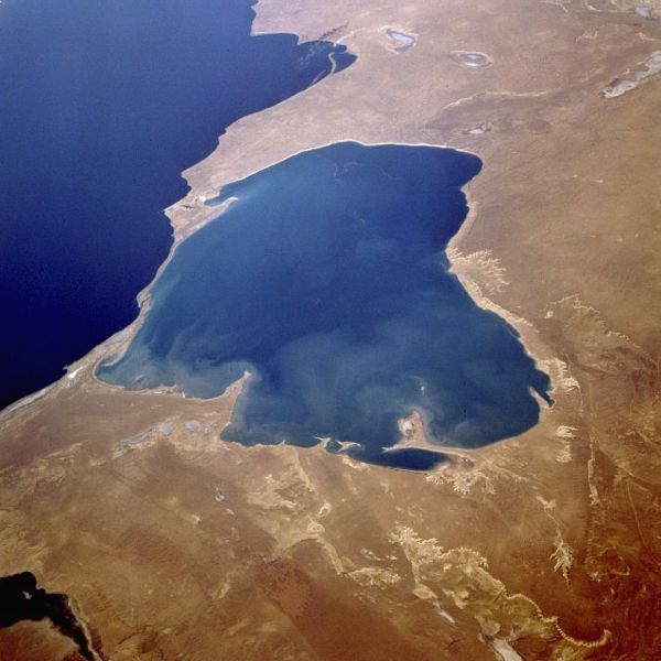 Залив Каспийского моря (восточное побережье) — Кара-Богаз-Гол 
