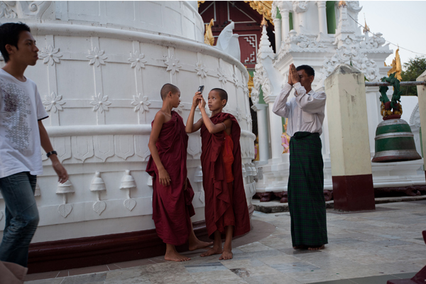 Пагода-ступа Шве Дагон - справжній центр буддійського паломництва. Фото DRN / Getty Images
