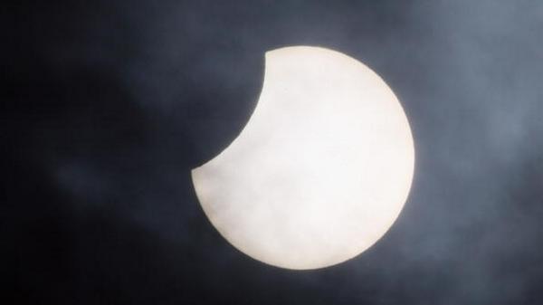 Сонячне затемнення. 1 серпня 2008 р. Фото: Photo by Dan Kitwood/Getty Images