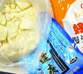 Химические добавки, используемые в производстве вермишели в Китае. Фото с epochtimes.com