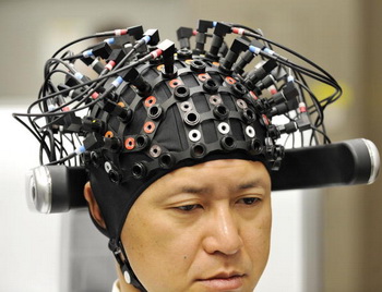 Нові можливості електроенцефалографії дозволяють японським вченим глибше заглянути в незвідані таємниці мозку. Фото: OSHIKAZU Tsuno/afp/getty Images