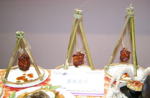 М'ясо свині, нарізане тонкими пластинами - приклад простої кухні хакка. Фото: Надя Гатас/ Велика Епоха