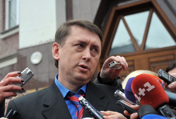 Мельниченко поставив свої свідчення на комерційну основу — Турчинов. Фото: SERGEI SUPINSKY/Getty Images