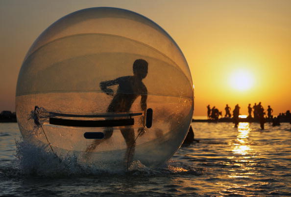 На Азовському морі в Бердянську (Україна). Фото: PETER KOVALEV/AFP/Getty Images