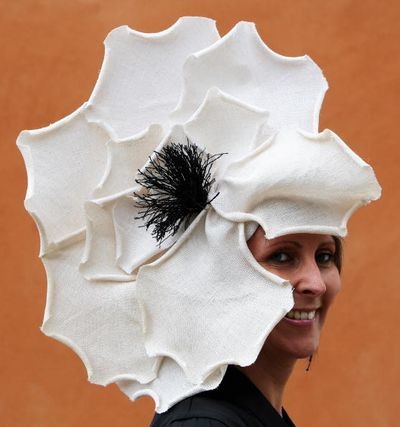 Найцікавіші жіночі капелюхи на верхогонах 'Royal Ascot' .Фото: Getty Images 