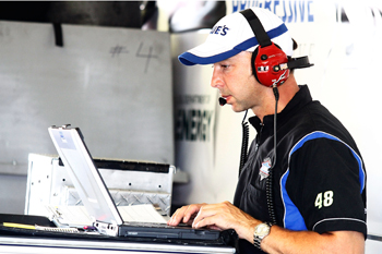 Ноутбуки, особливо під час зарядки, є джерелом «електромагнітного смогу». Фото: Jason Smith/Getty Images for NASCAR