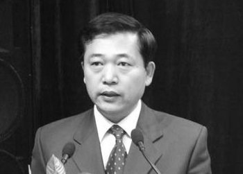 Чжао Сяньчун, начальник орготдела райкома партии Нинся-Хуэйского автономного района вскрыл себе вены в пекинском отеле