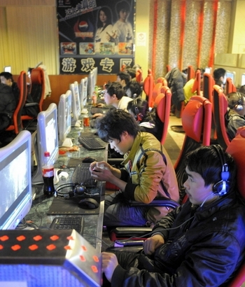 Более десяти миллионов несовершеннолетних китайцев страдают Интернет-зависимостью. Фото: LIU JIN/AFP/Getty Images