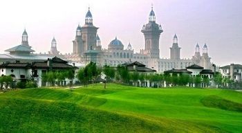 Самый крупный в Азии дачный район в городе Тяньцзине превратился в «город-призрак». Фото с kanzhongguo.com