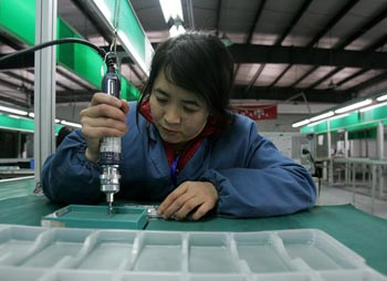 На заводе идет массовое сокращение рабочих. Фото: Getty Images