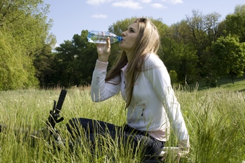 Хочете схуднути — пийте воду. Такі рекомендації дієтологів. Фото: Saksoni/stockfreeimages.com