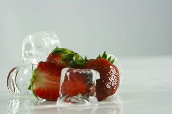 Корисні речовини краще зберігаються в заморожених фруктах і овочах. Фото: morguefile.com