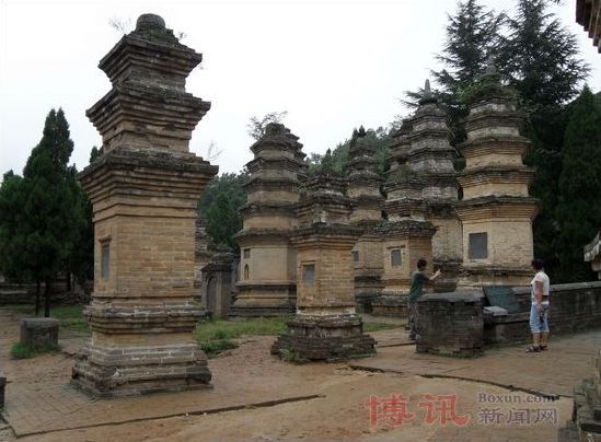 Ліс пагод монастиря Шаолінь (Талін). Фото: boxun.com