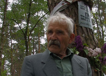 Олександр Котков, батька якого розстріляли у 1937-му році, обвинувативши у «антирадянських висловлюваннях та пропаганді петлюрівської влади». Фото: NTD