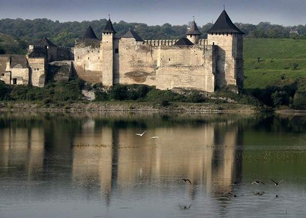 Хотинский замок — один из наиболее сохранившихся замков Украины. Фото: lifeglobe.net