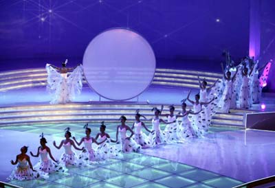Танці у виконанні китайських балерин у фіналу конкурсу краси Міс Світу – 2005. Фото: Getty Images.