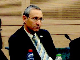 Председатель комиссии по законопроектам и судопроизводству в израильском Парламенте г-н Менахем Бен Шушан. Фото: The Epoch Times