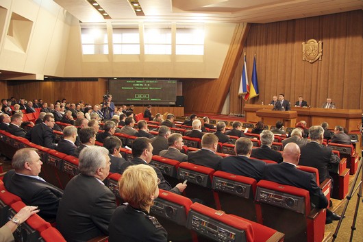 Кримський парламент розпочав реалізацію «мовного закону». Фото: rada.crimea.ua