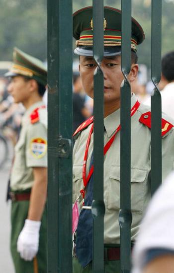 Готуючись відзначати своє свято 1 жовтня, китайська компартія підсилила охорону в Пекіні. Фото: AFP / Getty Images
