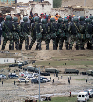 Китайська поліція пригнічує протест тибетців у повіті Нгаба. Березень 2010 р. Фото: FRA