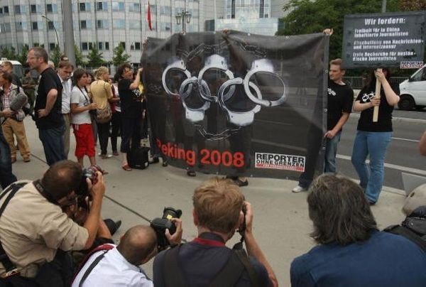 Акції протесту 8 серпня в Німеччині, Англії,Італії, Австралії, Бельгії: GETTY IMAGES 