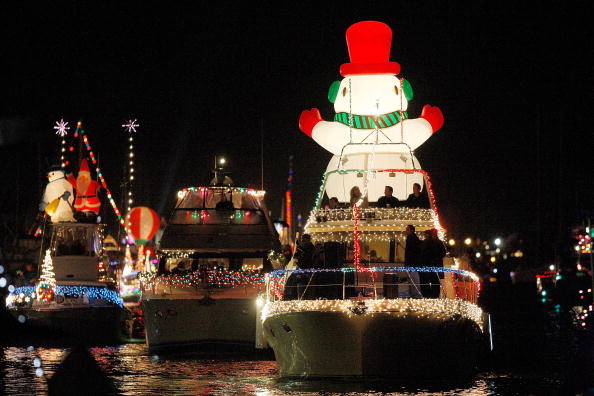 Різдвяний парад човнів у Каліфорнії. Фото: David McNew/Getty Images